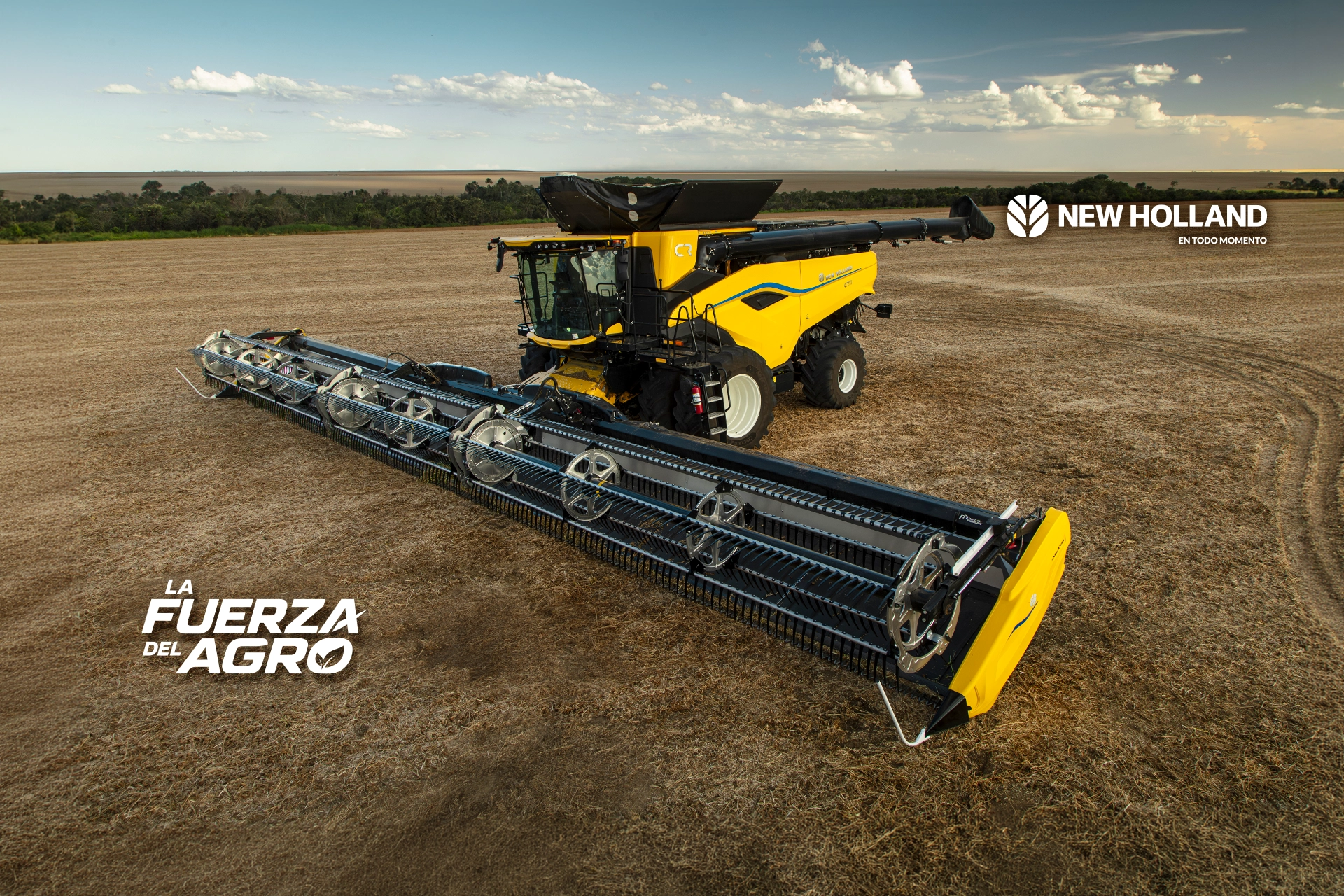 Tractor New Holland TL5 trabajando en campo